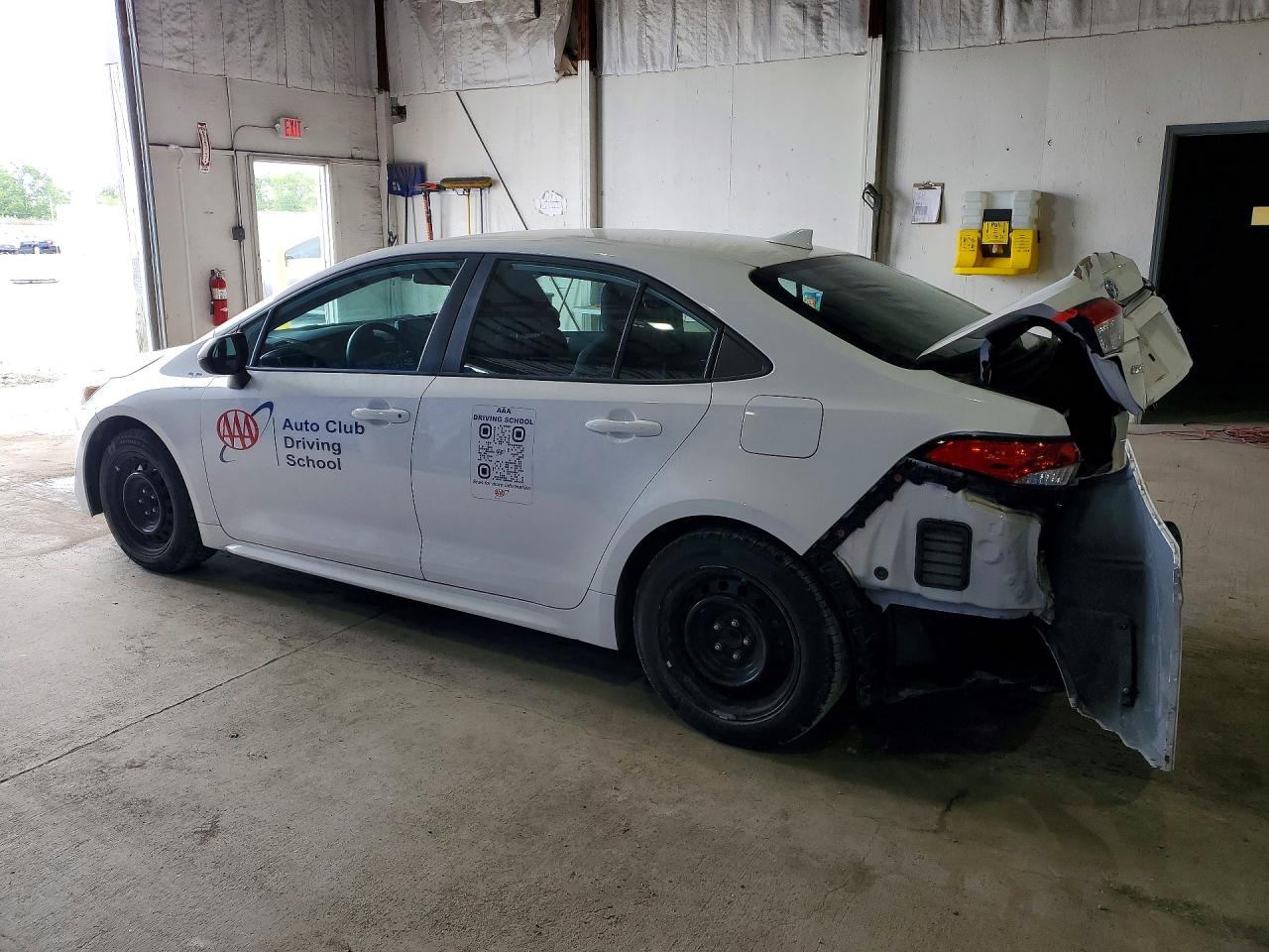 2021 TOYOTA COROLLA photo 3