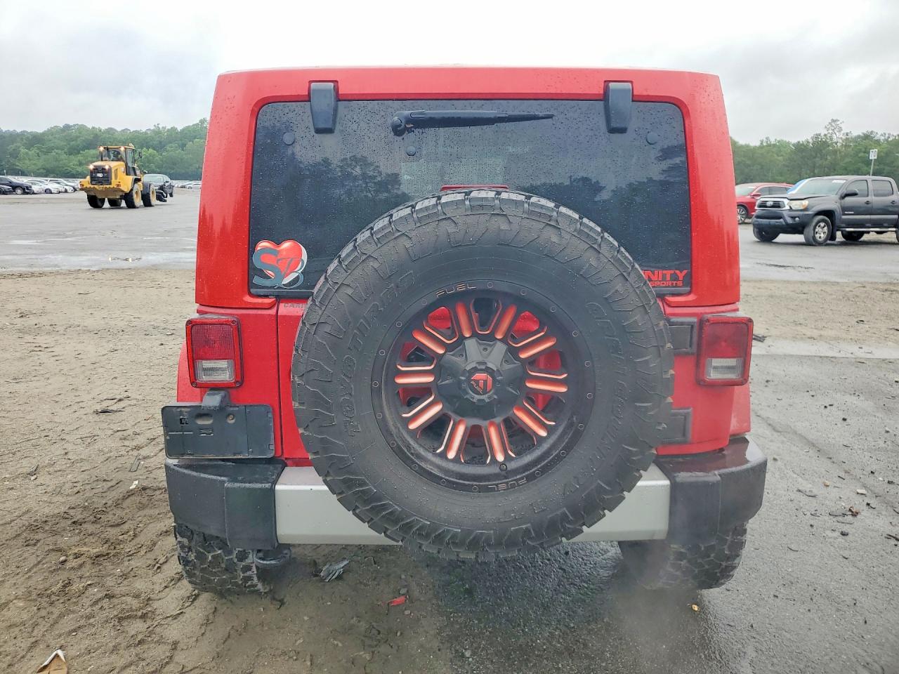 2012 JEEP WRANGLER UNLIMITED SAHARA photo 11