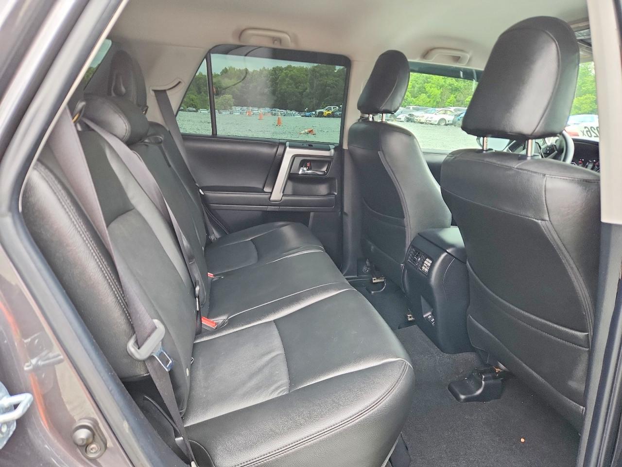 2022 TOYOTA 4RUNNER SR5 photo 28