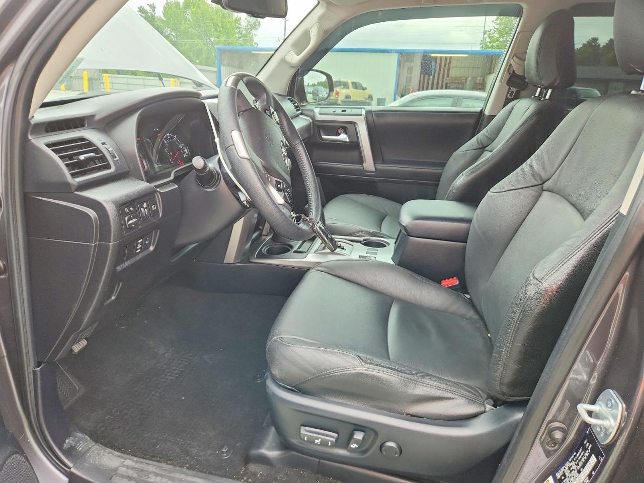 2022 TOYOTA 4RUNNER SR5 photo 19