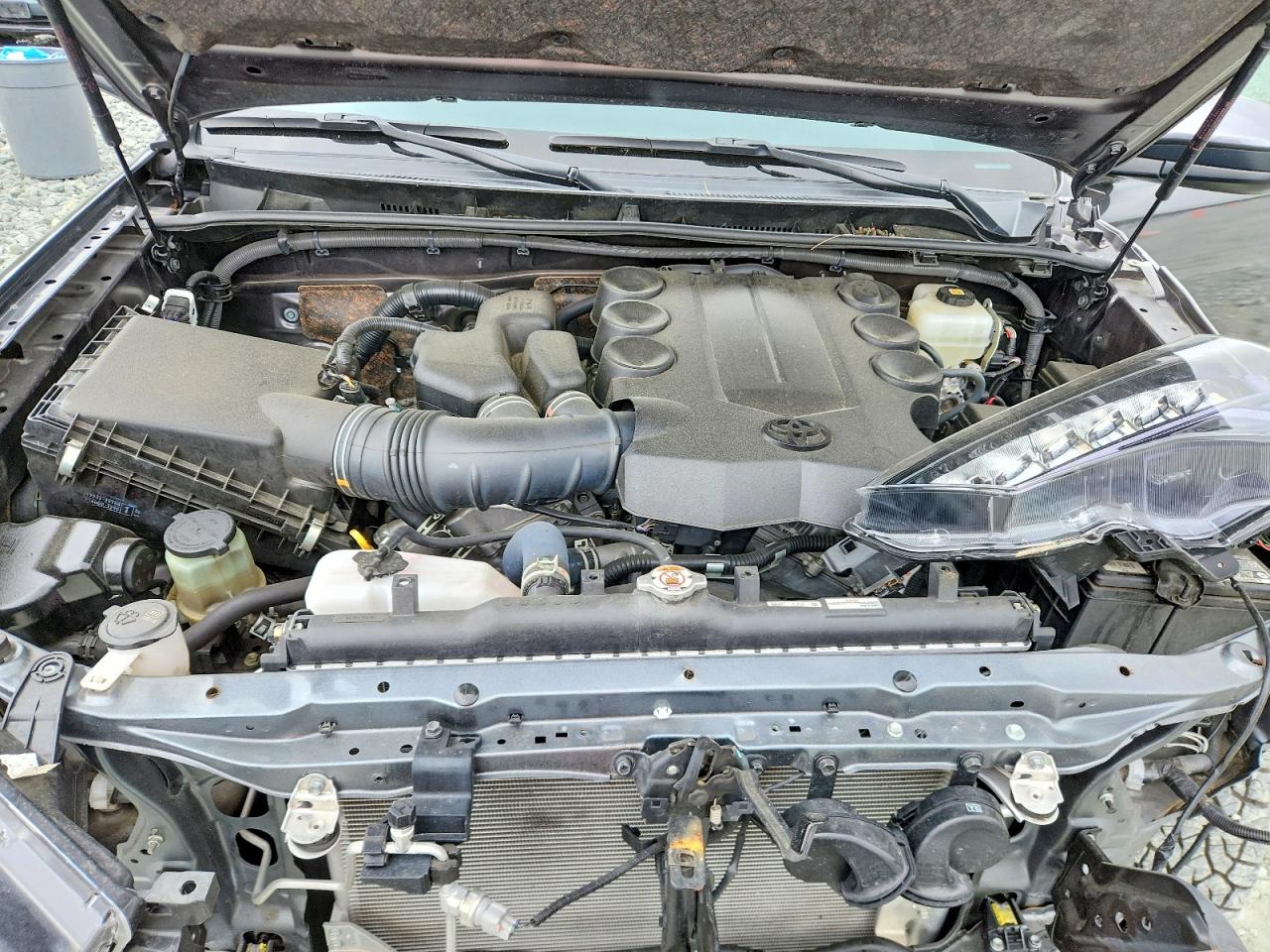 2022 TOYOTA 4RUNNER SR5 photo 31