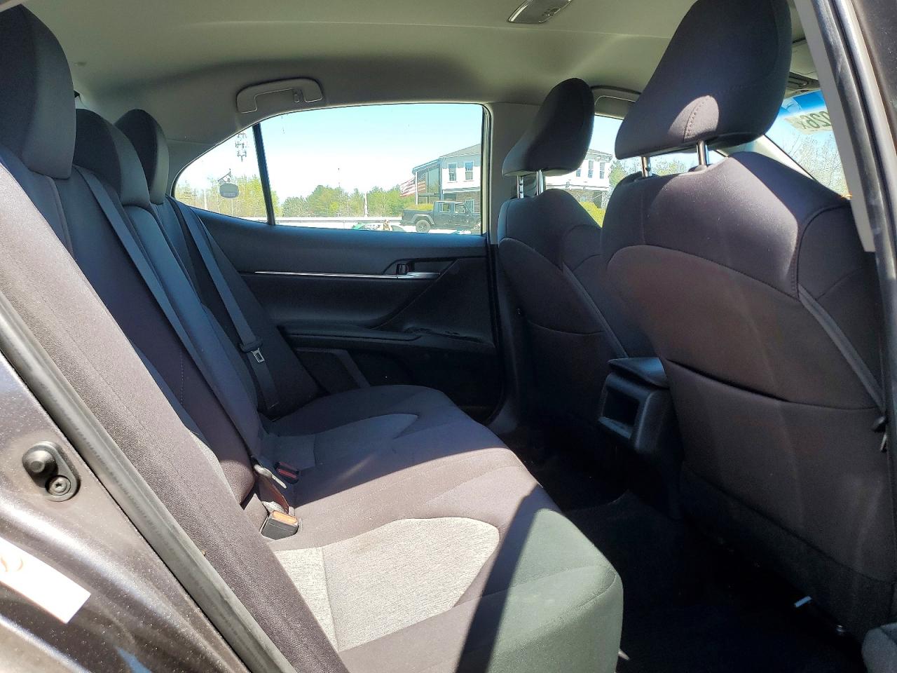 2018 TOYOTA CAMRY LE photo 19