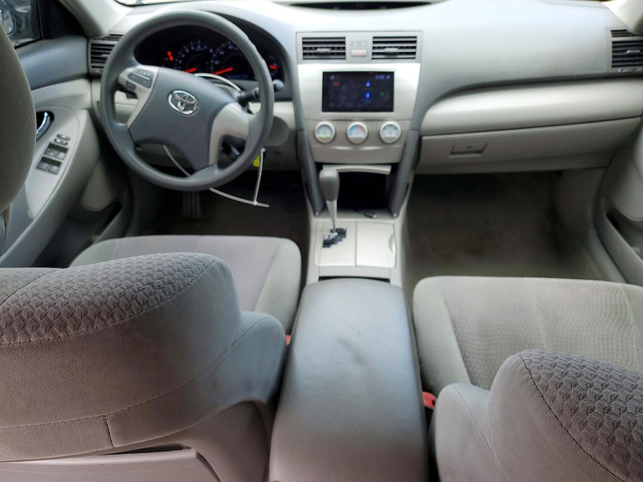 2011 TOYOTA CAMRY LE photo 15