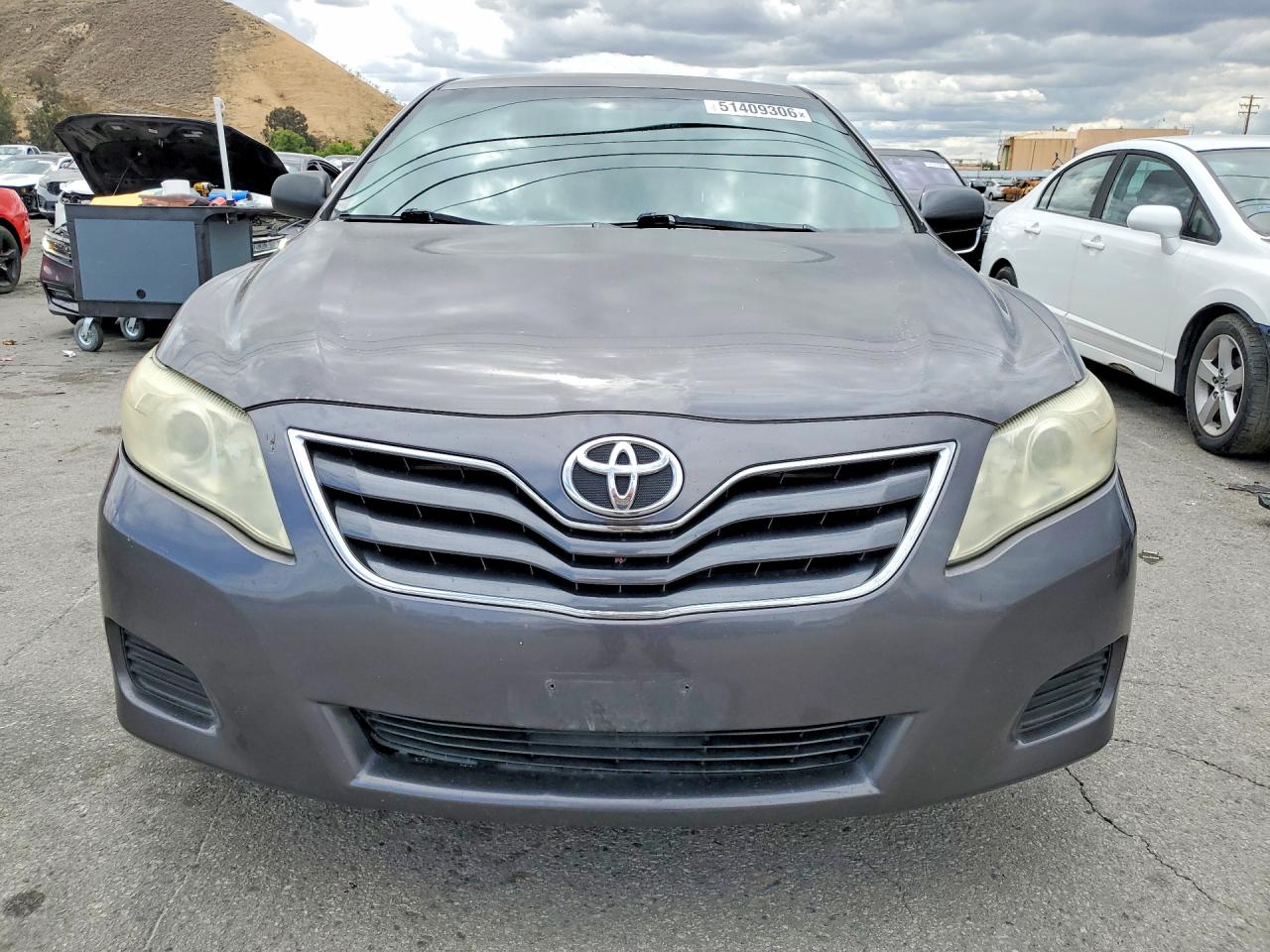 2011 TOYOTA CAMRY LE photo 9