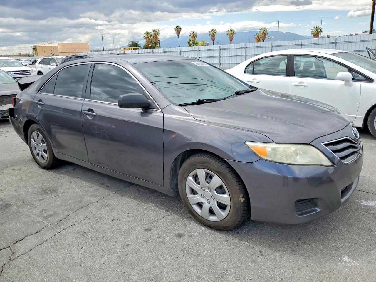 2011 TOYOTA CAMRY LE photo 7