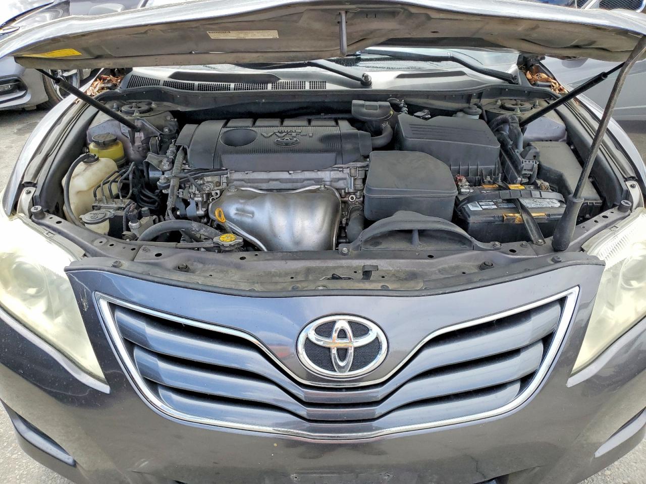 2011 TOYOTA CAMRY LE photo 21