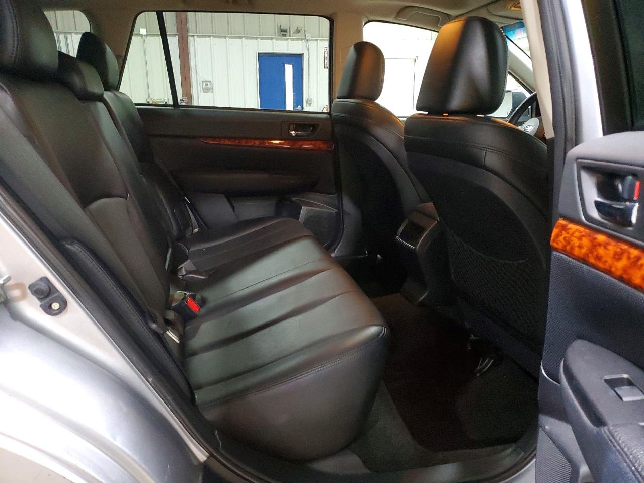 2012 SUBARU OUTBACK 3.6R LIMITED photo 31