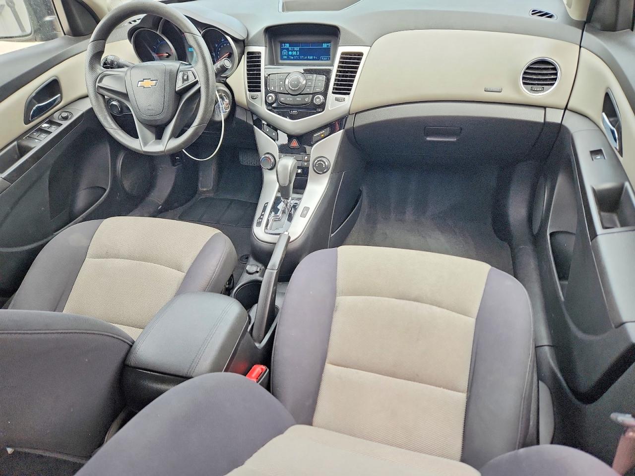 2014 CHEVROLET CRUZE LS photo 15