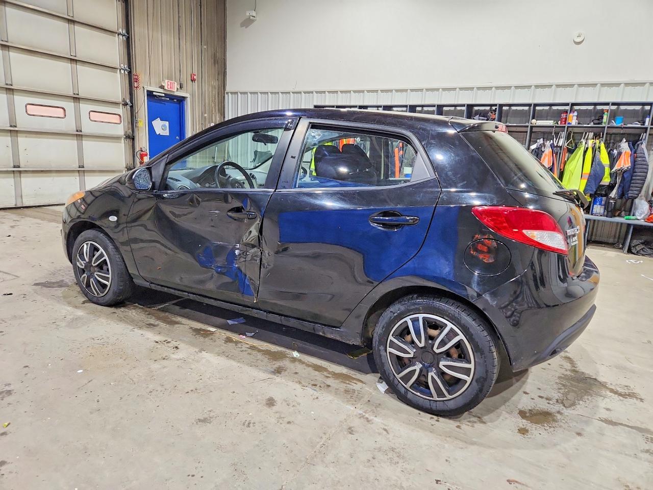 2011 MAZDA MAZDA2 photo 3