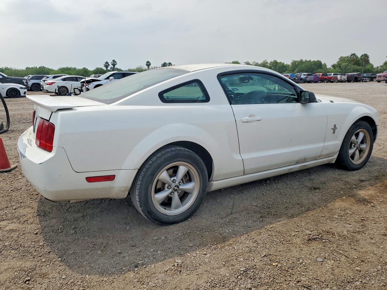 2008 FORD MUSTANG photo 5