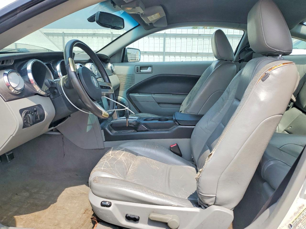 2008 FORD MUSTANG photo 13