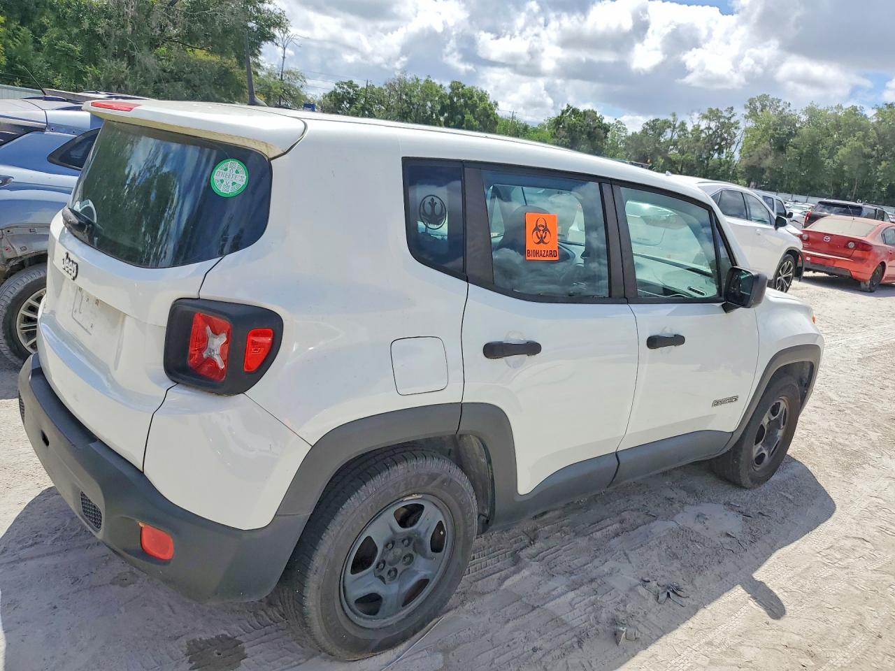 2017 JEEP RENEGADE SPORT photo 5
