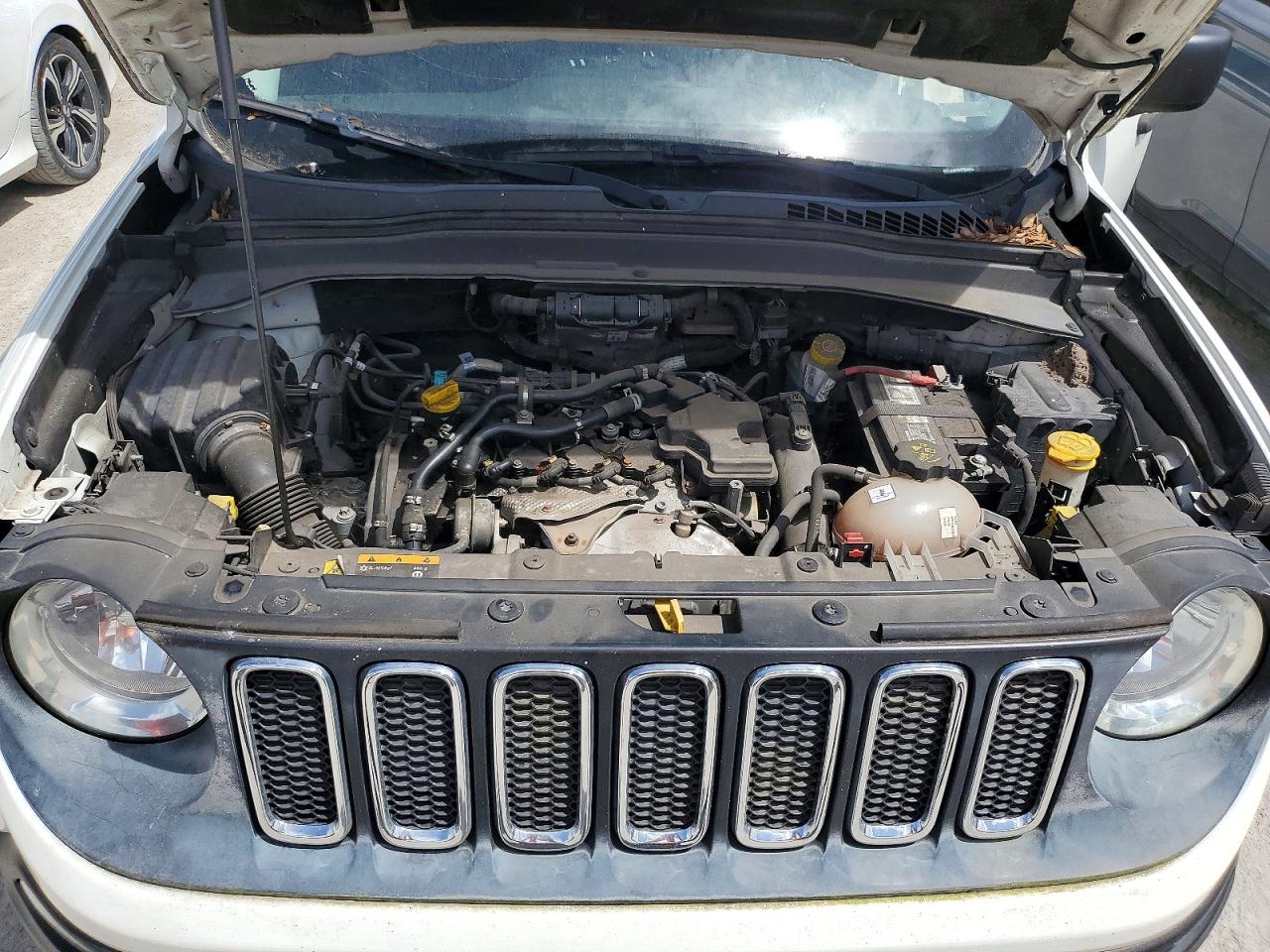 2017 JEEP RENEGADE SPORT photo 23