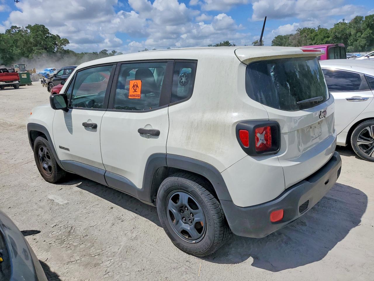 2017 JEEP RENEGADE SPORT photo 3