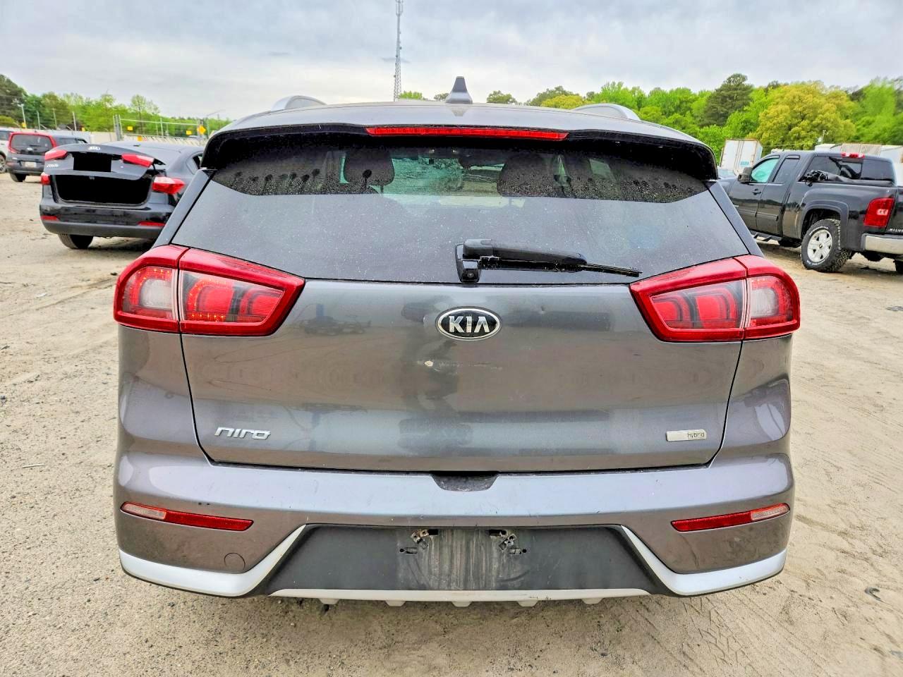 2017 KIA NIRO LX photo 11