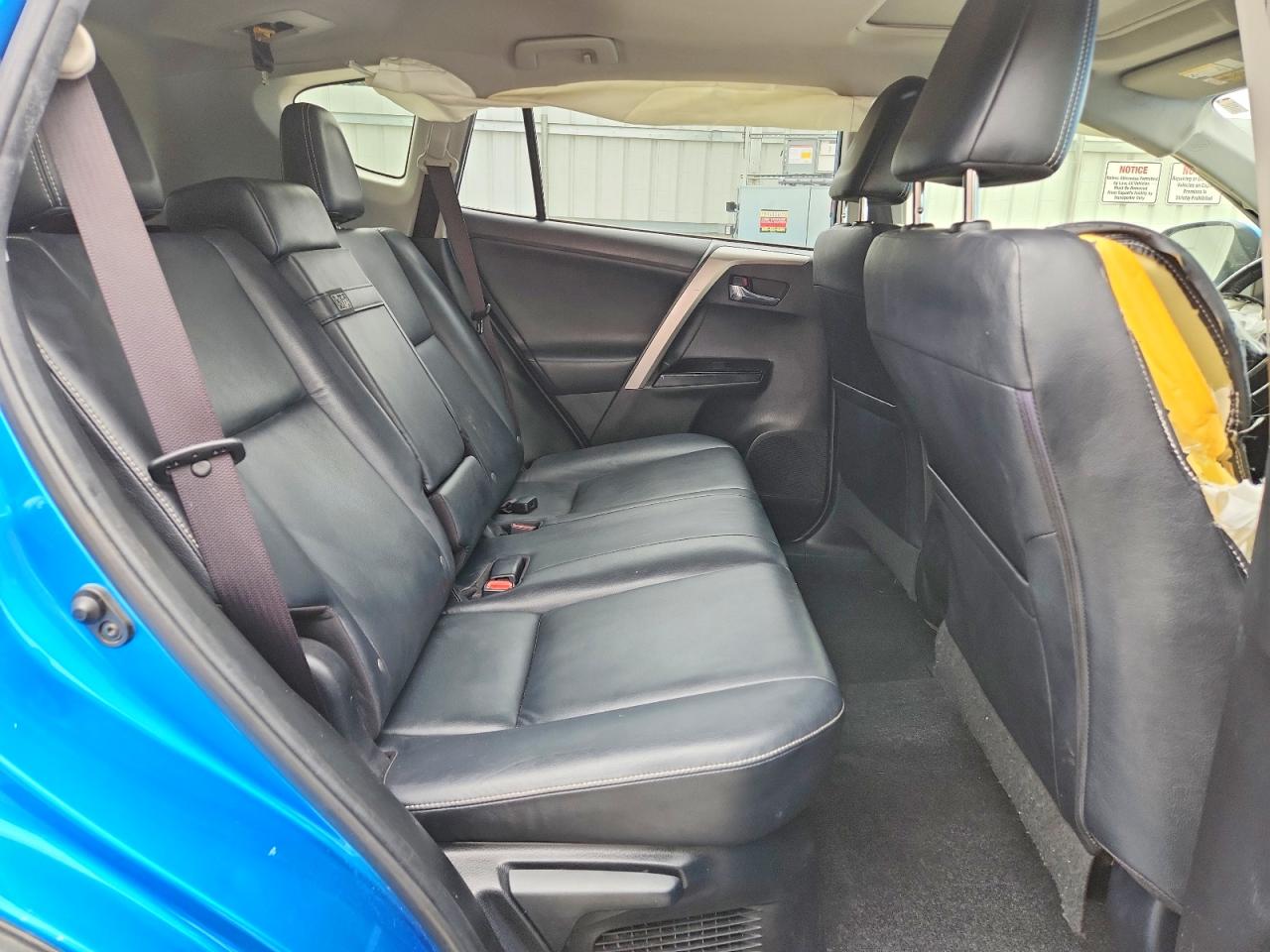 2016 TOYOTA RAV4 HV LIMITED photo 31