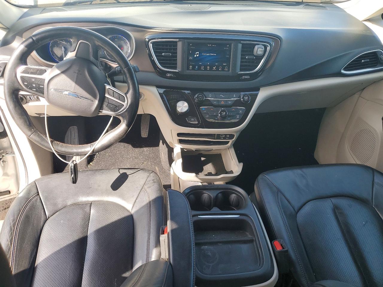 2019 CHRYSLER PACIFICA TOURING L photo 22