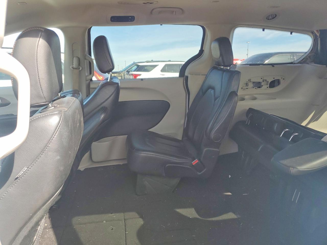 2019 CHRYSLER PACIFICA TOURING L photo 31