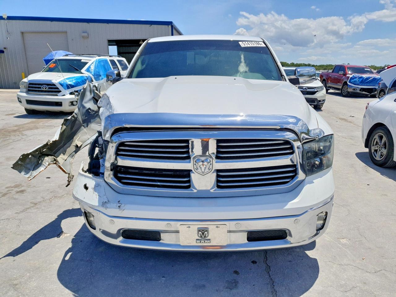 2014 RAM 1500 SLT photo 9