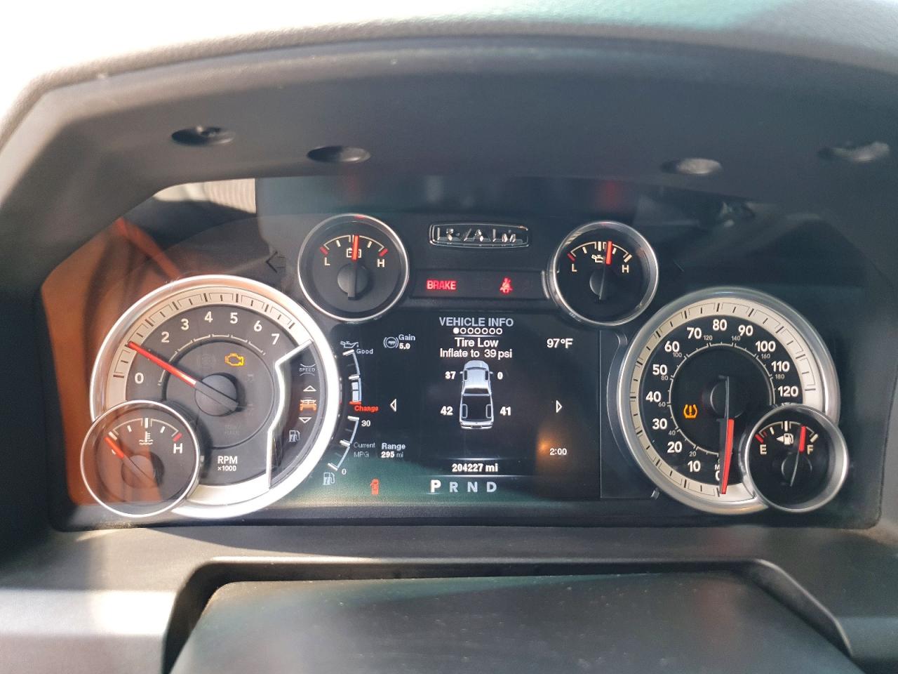 2014 RAM 1500 SLT photo 17