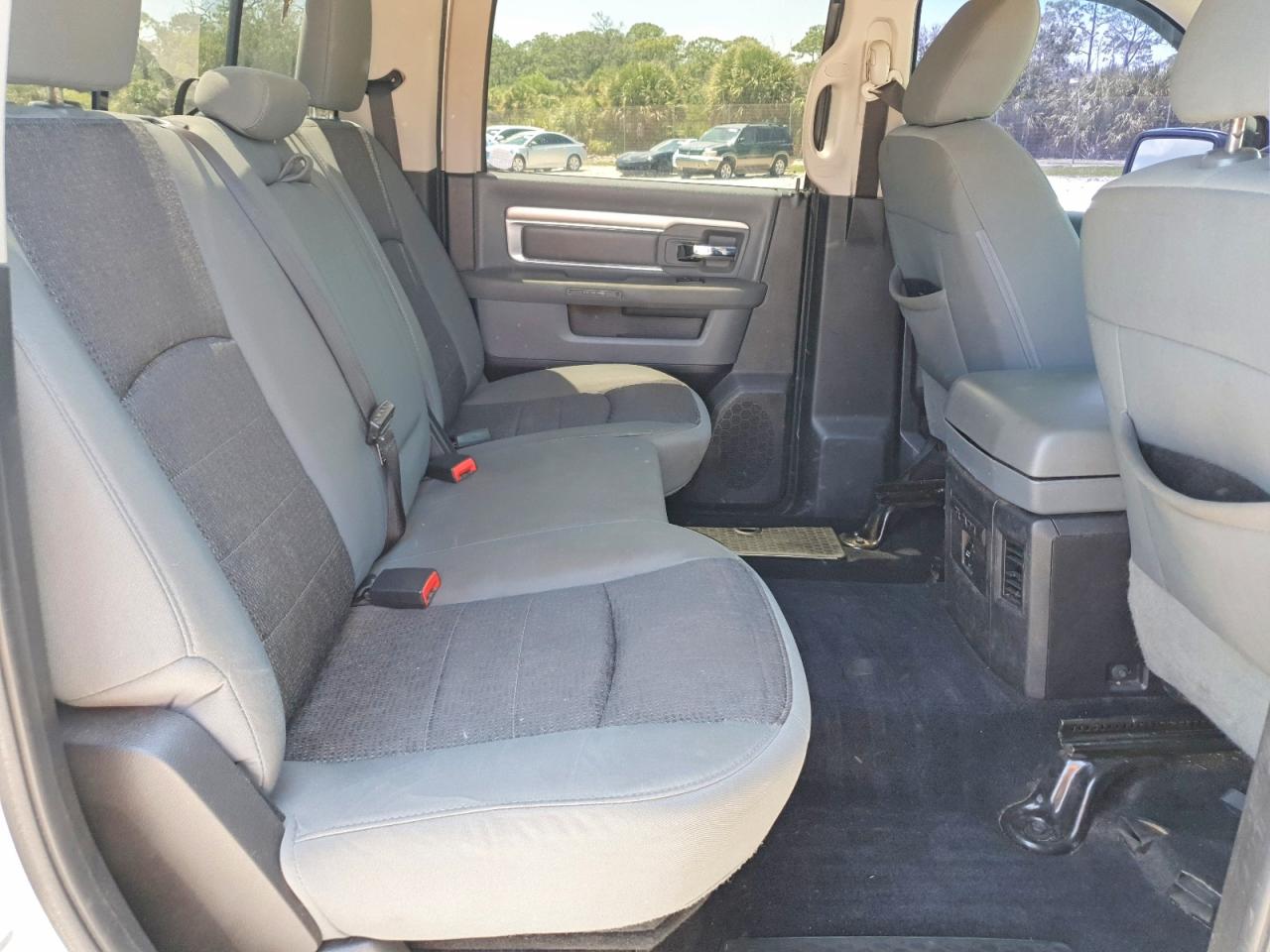 2014 RAM 1500 SLT photo 19