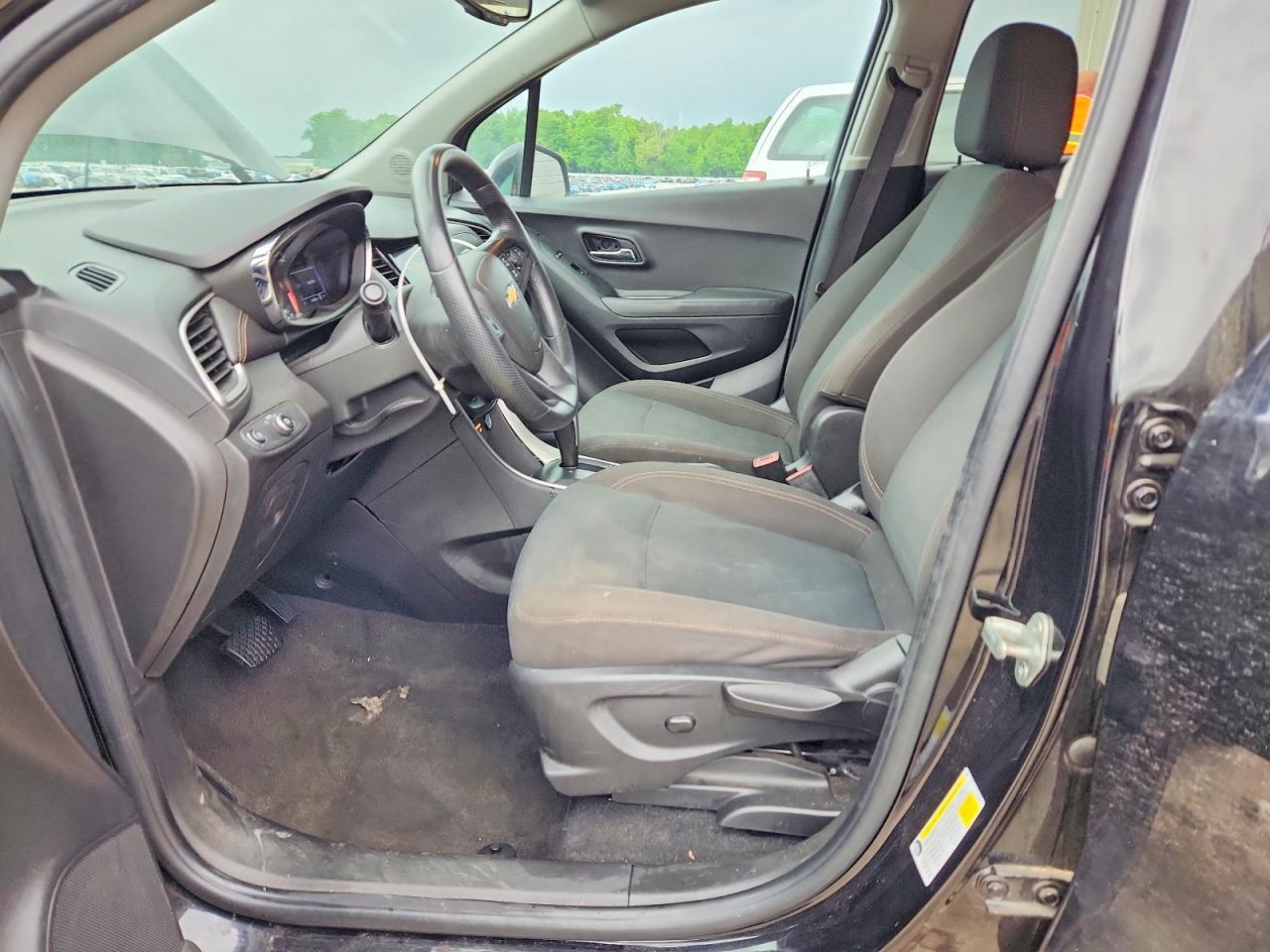 2020 CHEVROLET TRAX LS photo 13