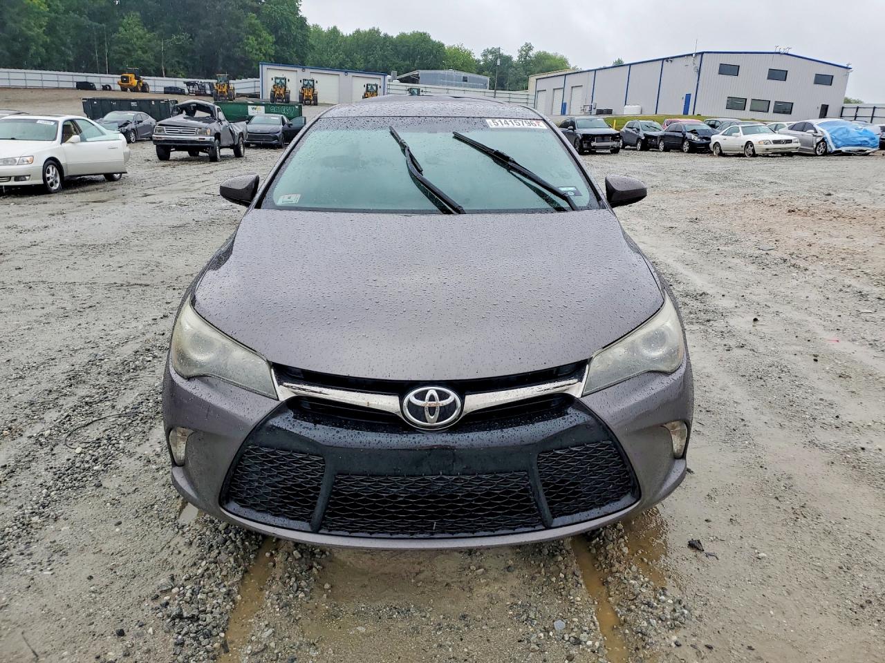 2015 TOYOTA CAMRY SE photo 13