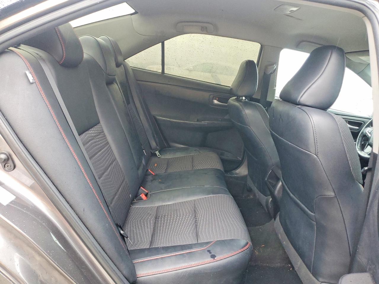 2015 TOYOTA CAMRY SE photo 28