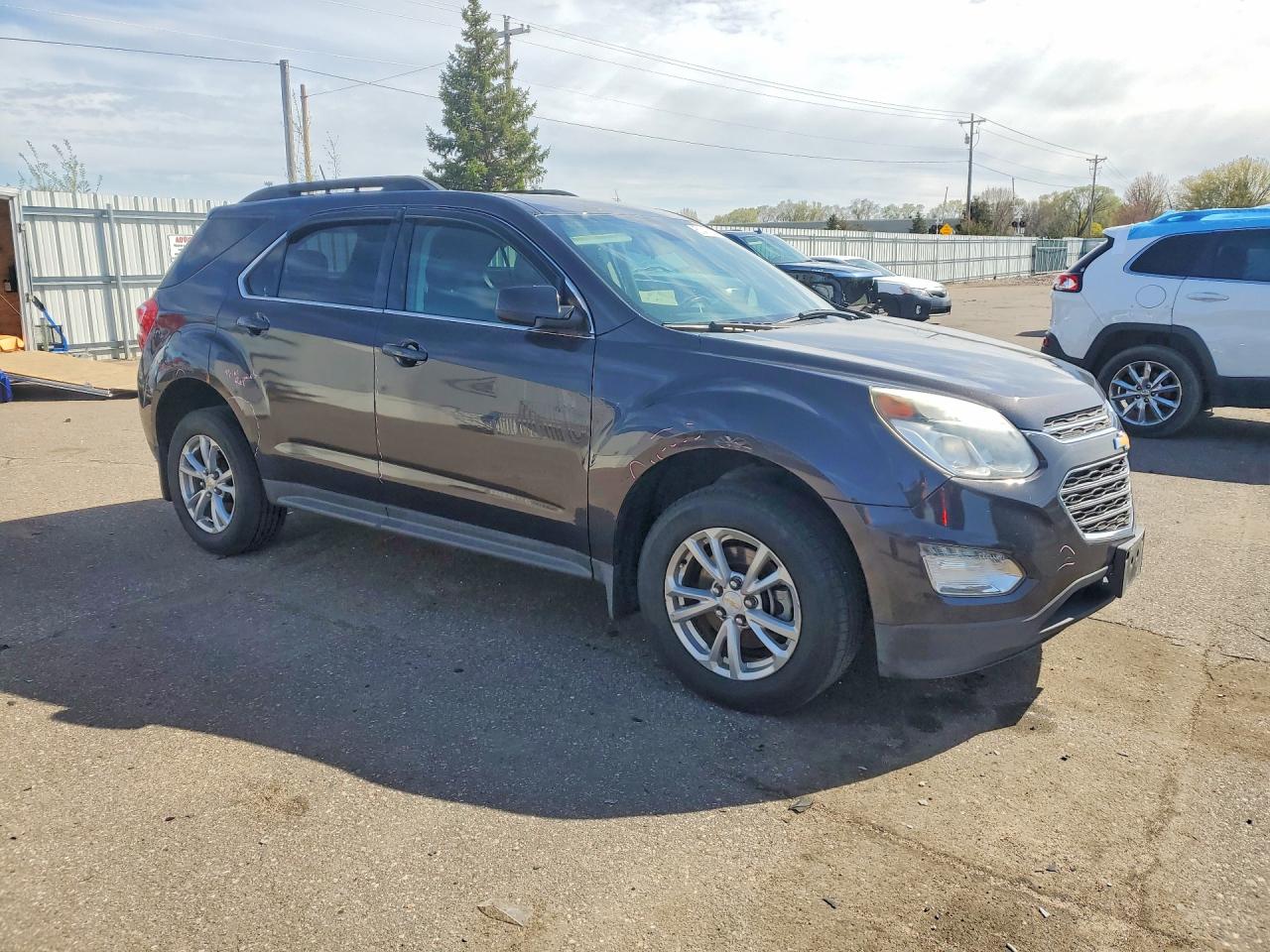 2016 CHEVROLET EQUINOX LT photo 4