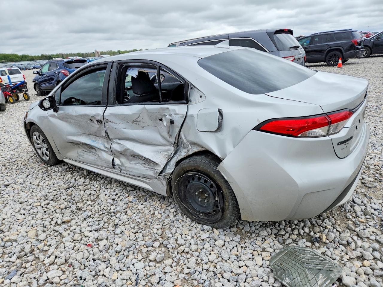 2020 TOYOTA COROLLA LE photo 3