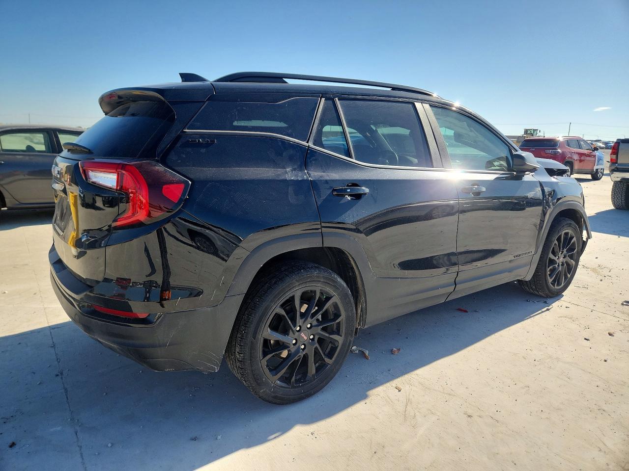 2024 GMC TERRAIN SLE photo 5