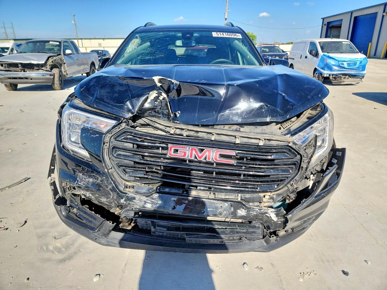 2024 GMC TERRAIN SLE photo 9
