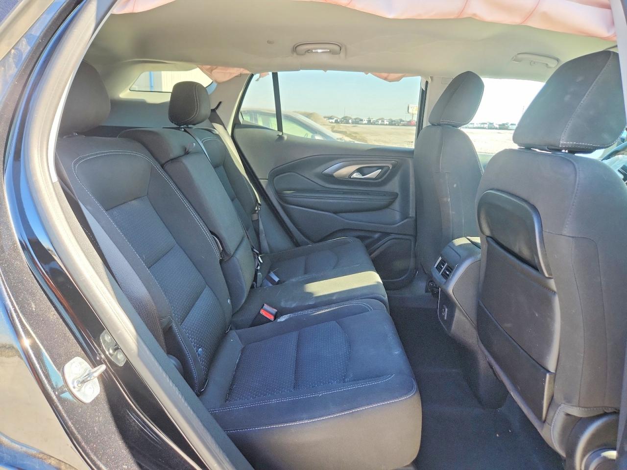 2024 GMC TERRAIN SLE photo 21