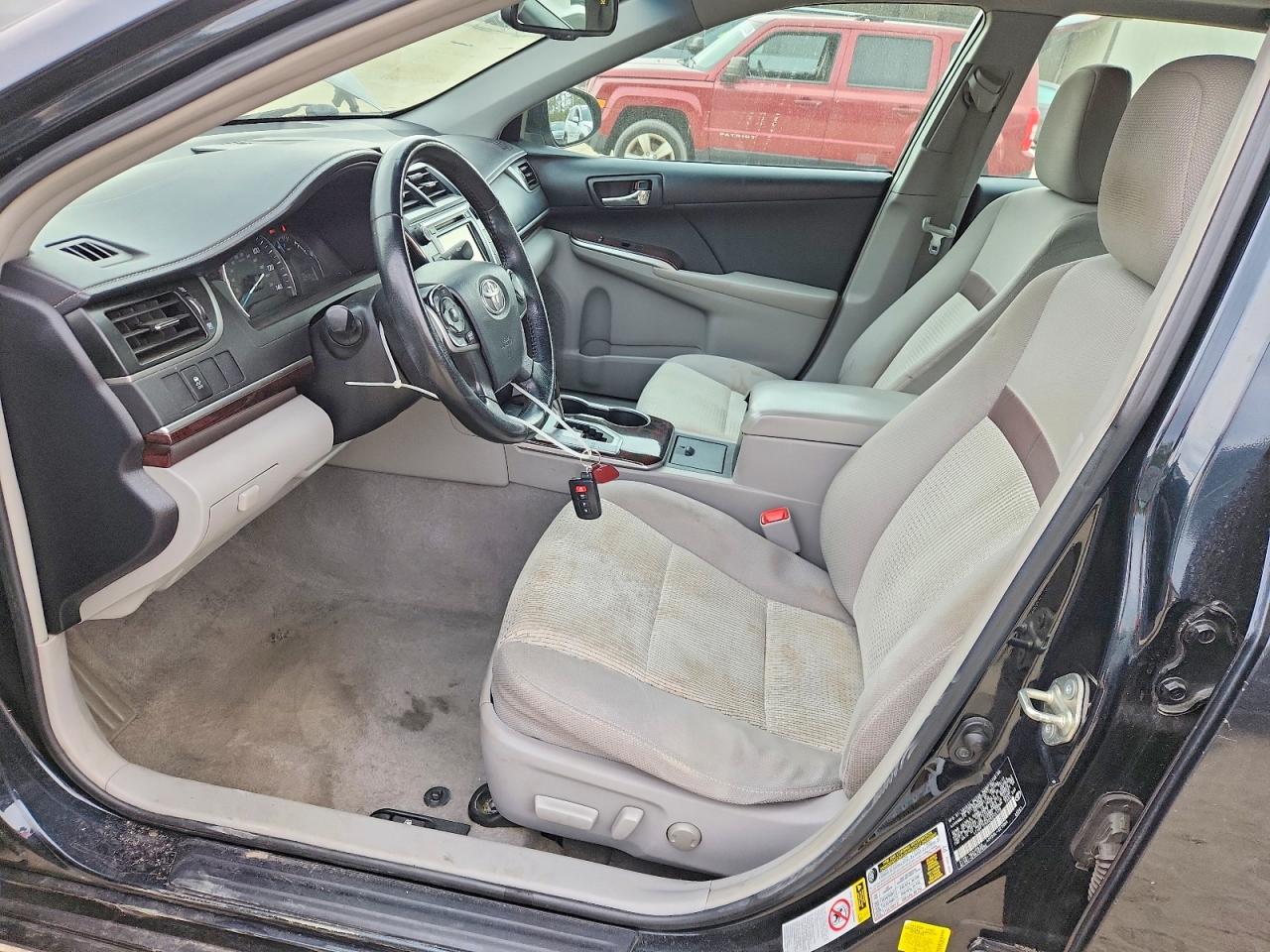 2014 TOYOTA CAMRY XLE photo 13