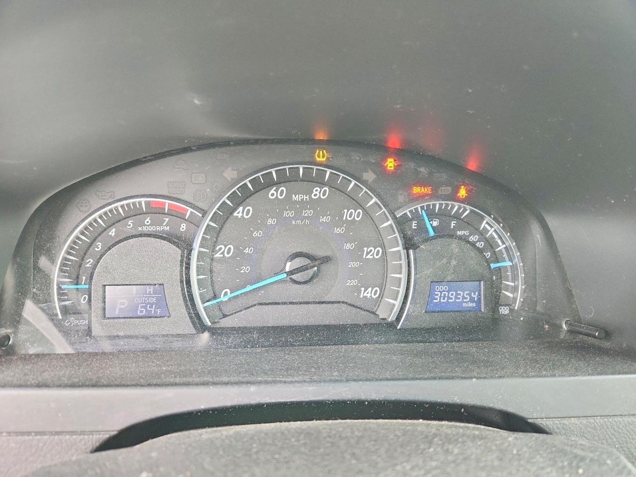 2014 TOYOTA CAMRY XLE photo 17