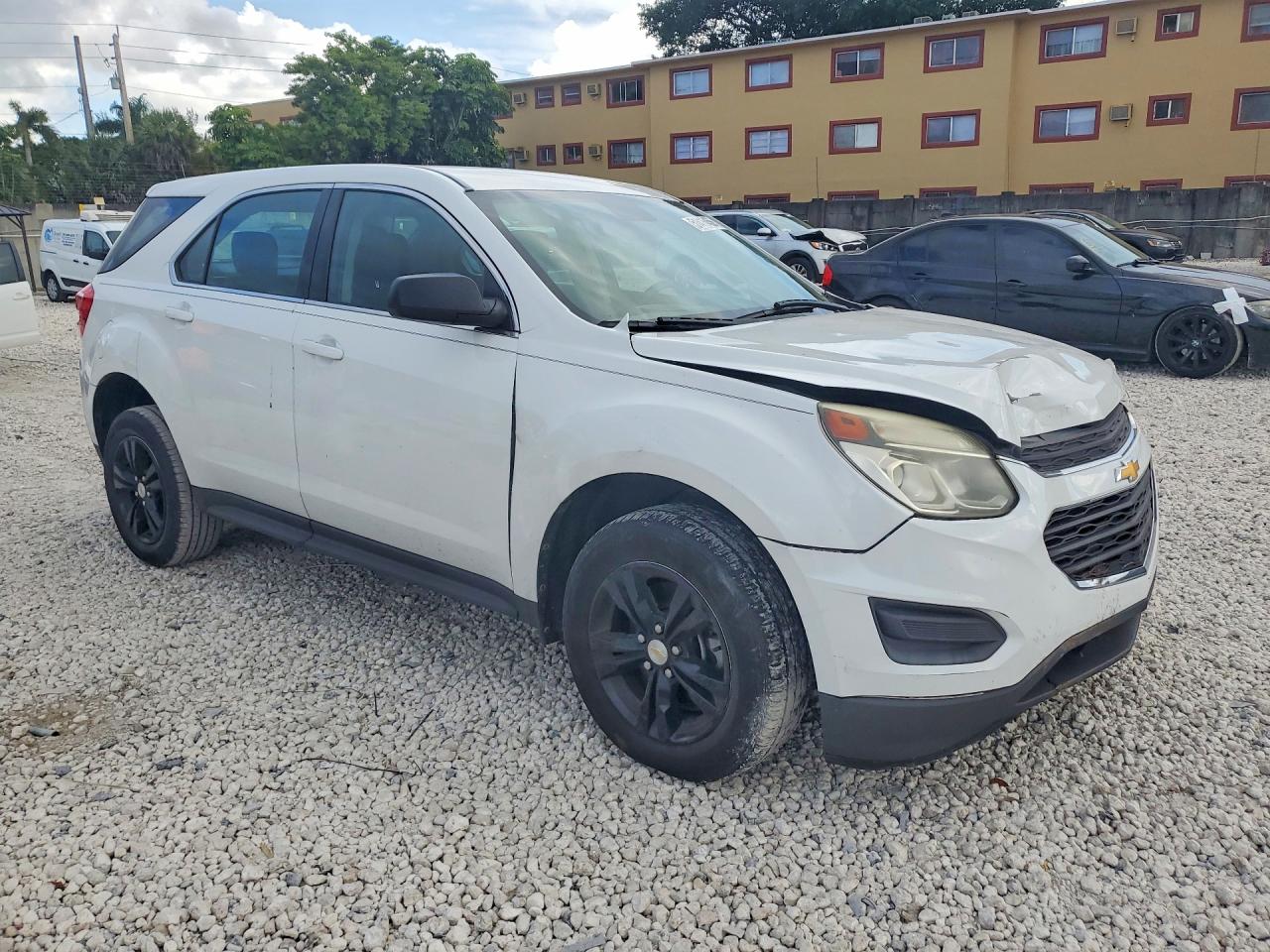 2017 CHEVROLET EQUINOX LS photo 7