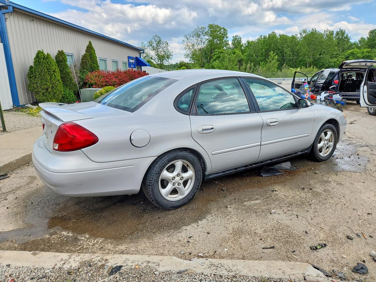 2003 FORD TAURUS SES photo 5
