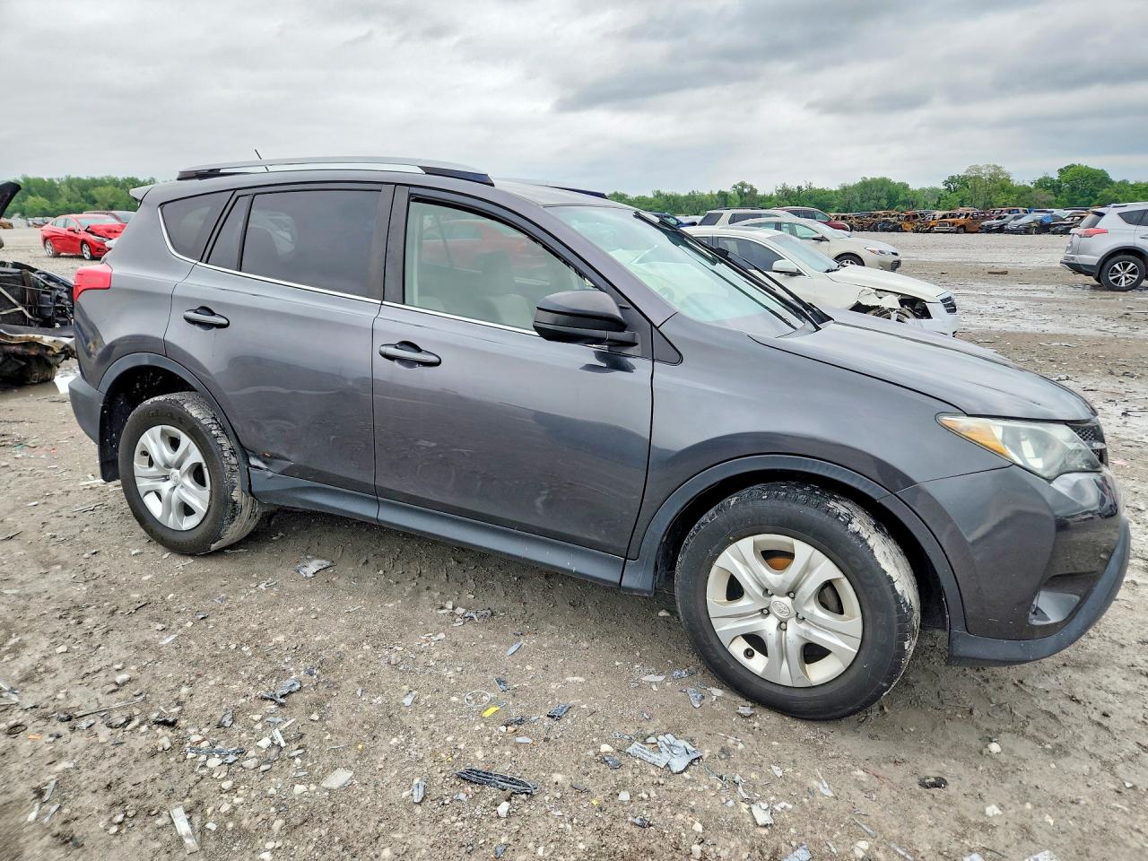 2014 TOYOTA RAV4 LE photo 4
