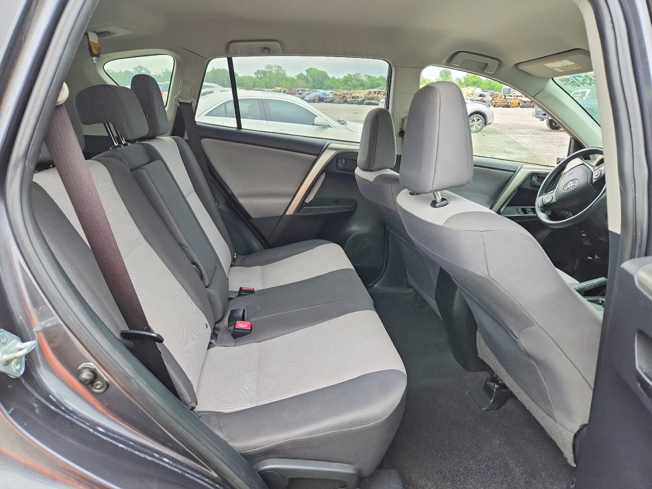 2014 TOYOTA RAV4 LE photo 11