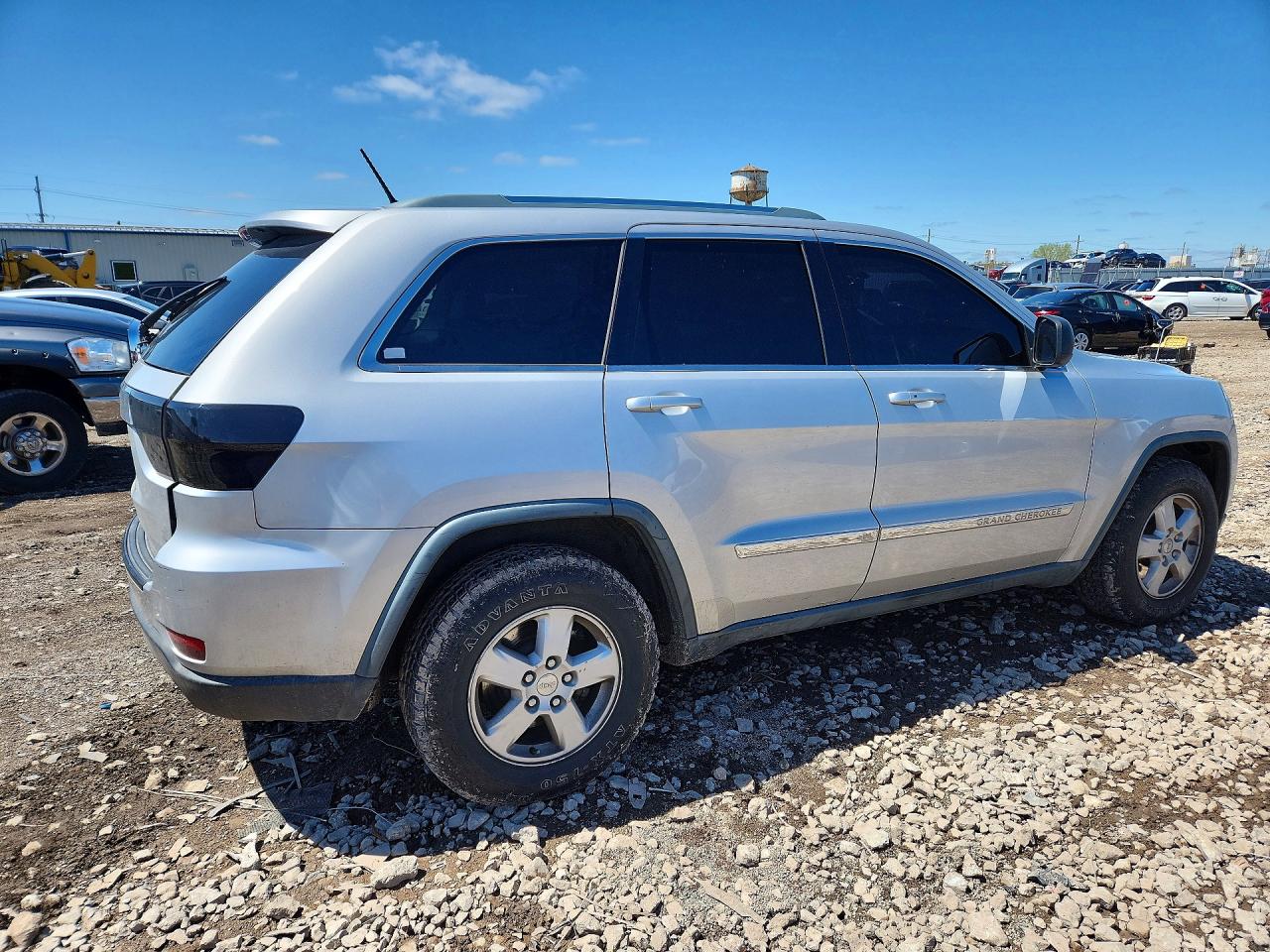 2011 JEEP GRAND CHEROKEE LAREDO photo 3