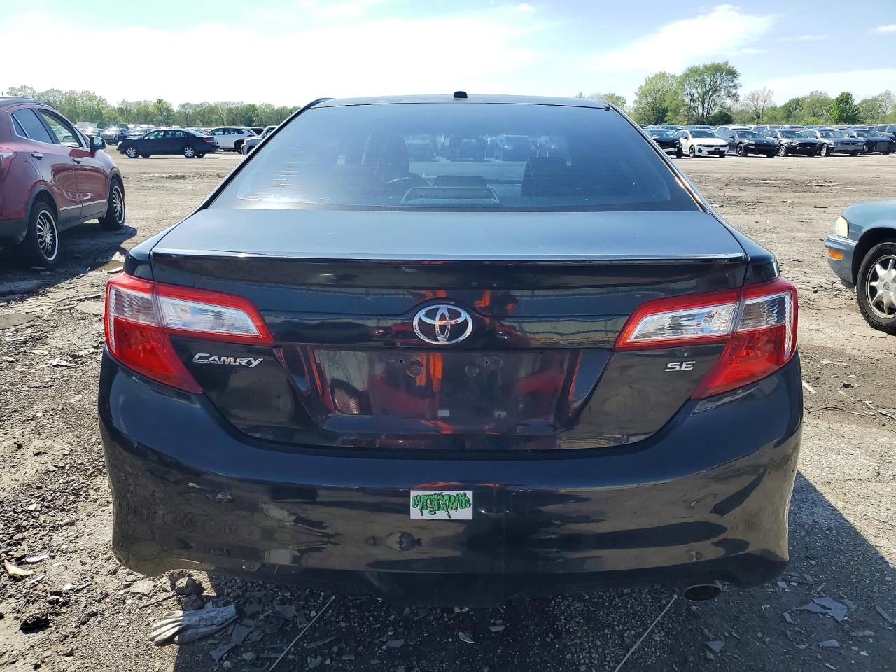 2012 TOYOTA CAMRY SE photo 16