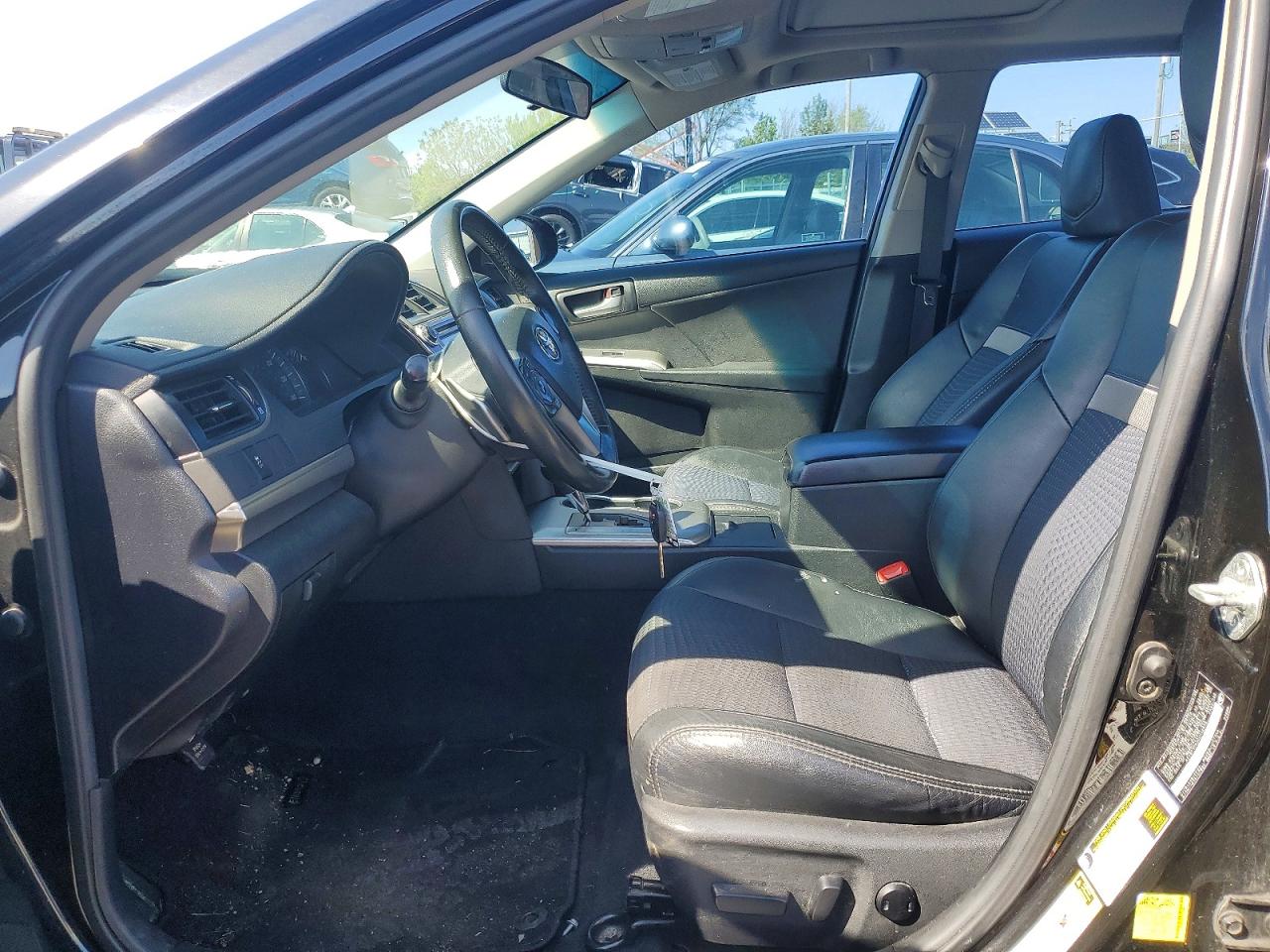 2012 TOYOTA CAMRY SE photo 19