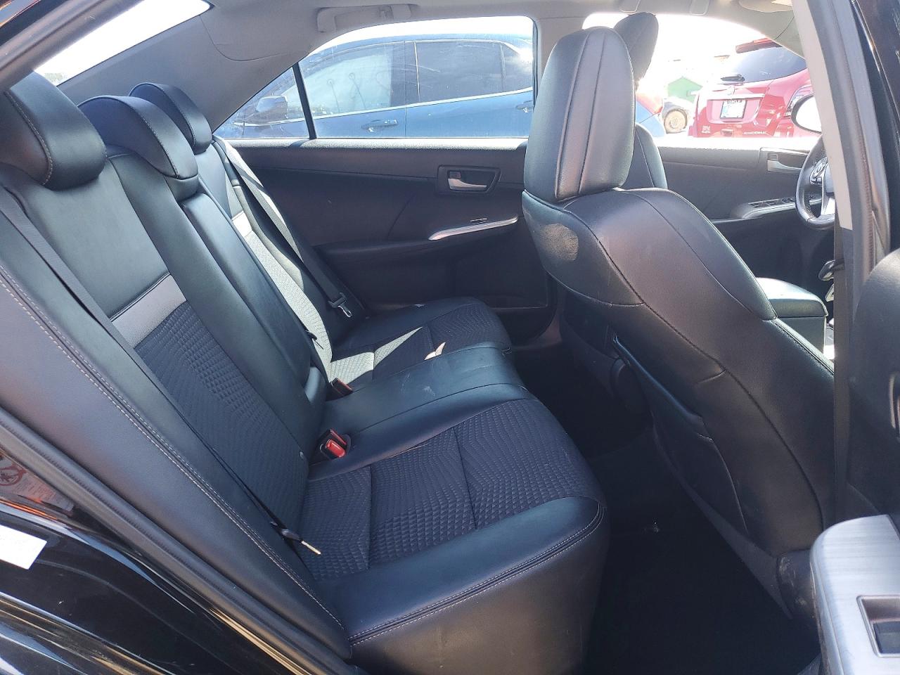 2012 TOYOTA CAMRY SE photo 28