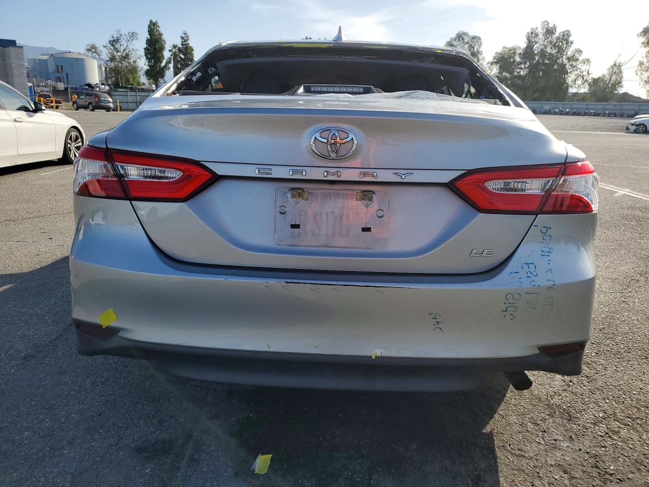 2020 TOYOTA CAMRY LE photo 11