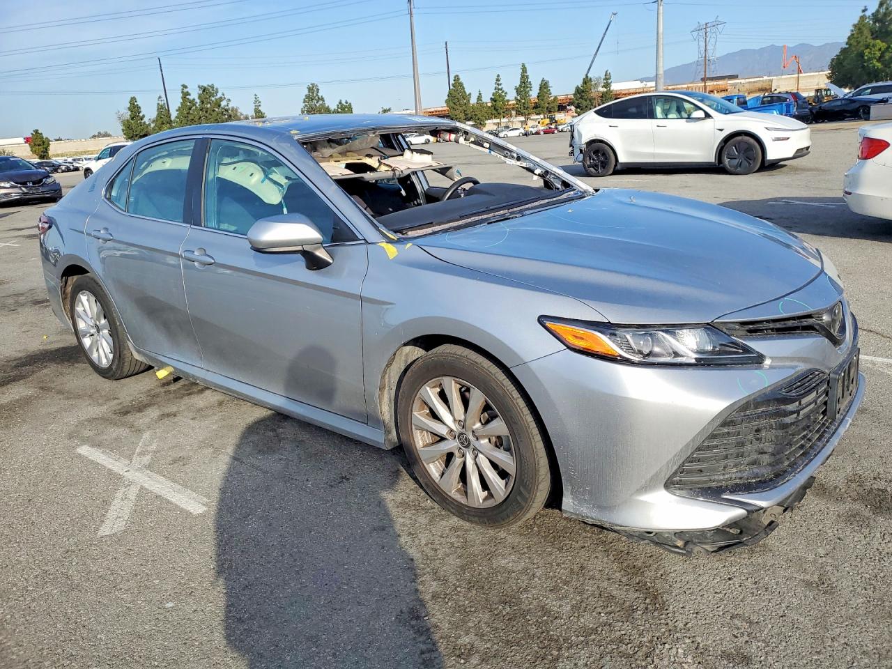 2020 TOYOTA CAMRY LE photo 7