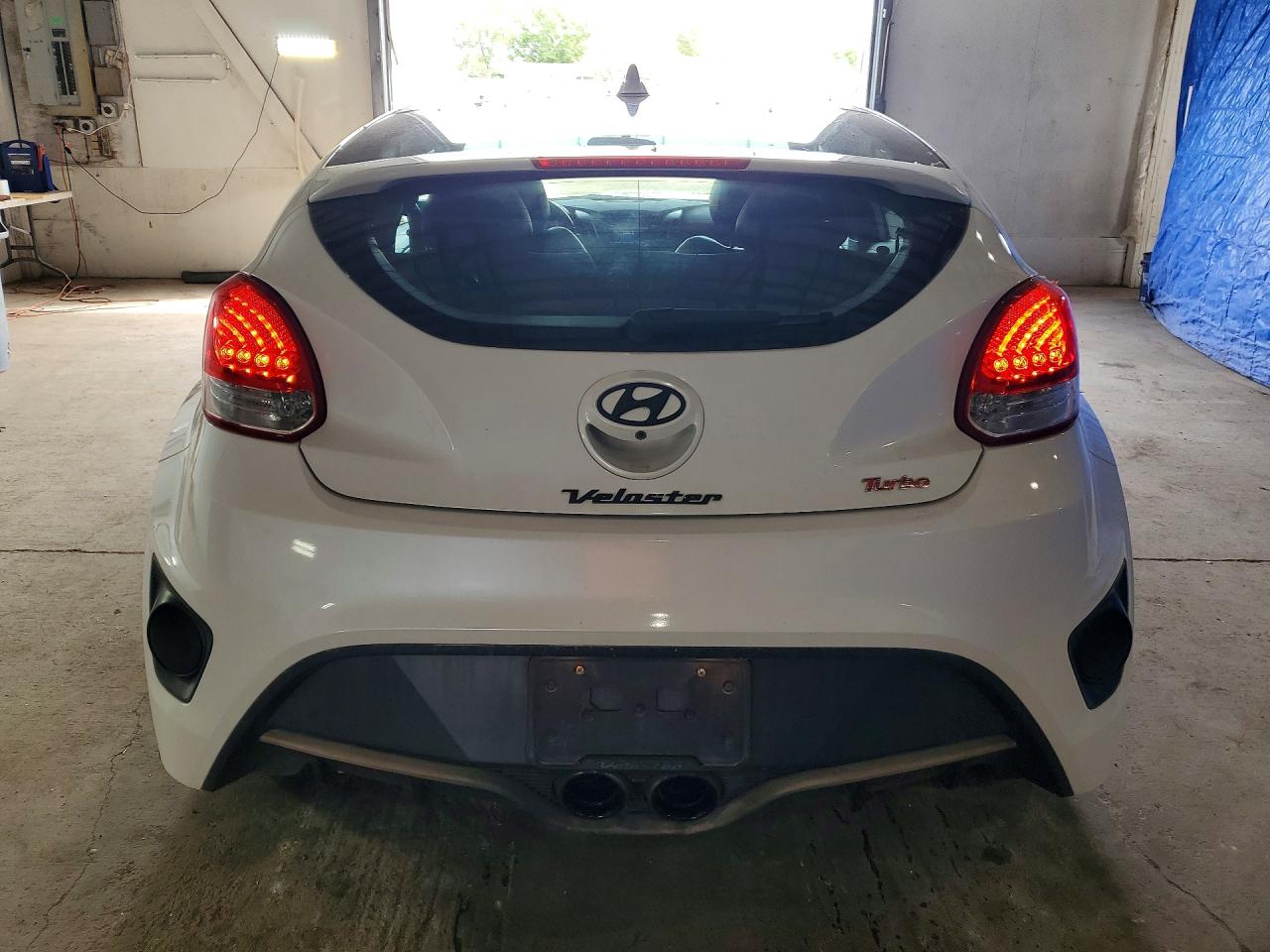 2015 HYUNDAI VELOSTER TURBO photo 11