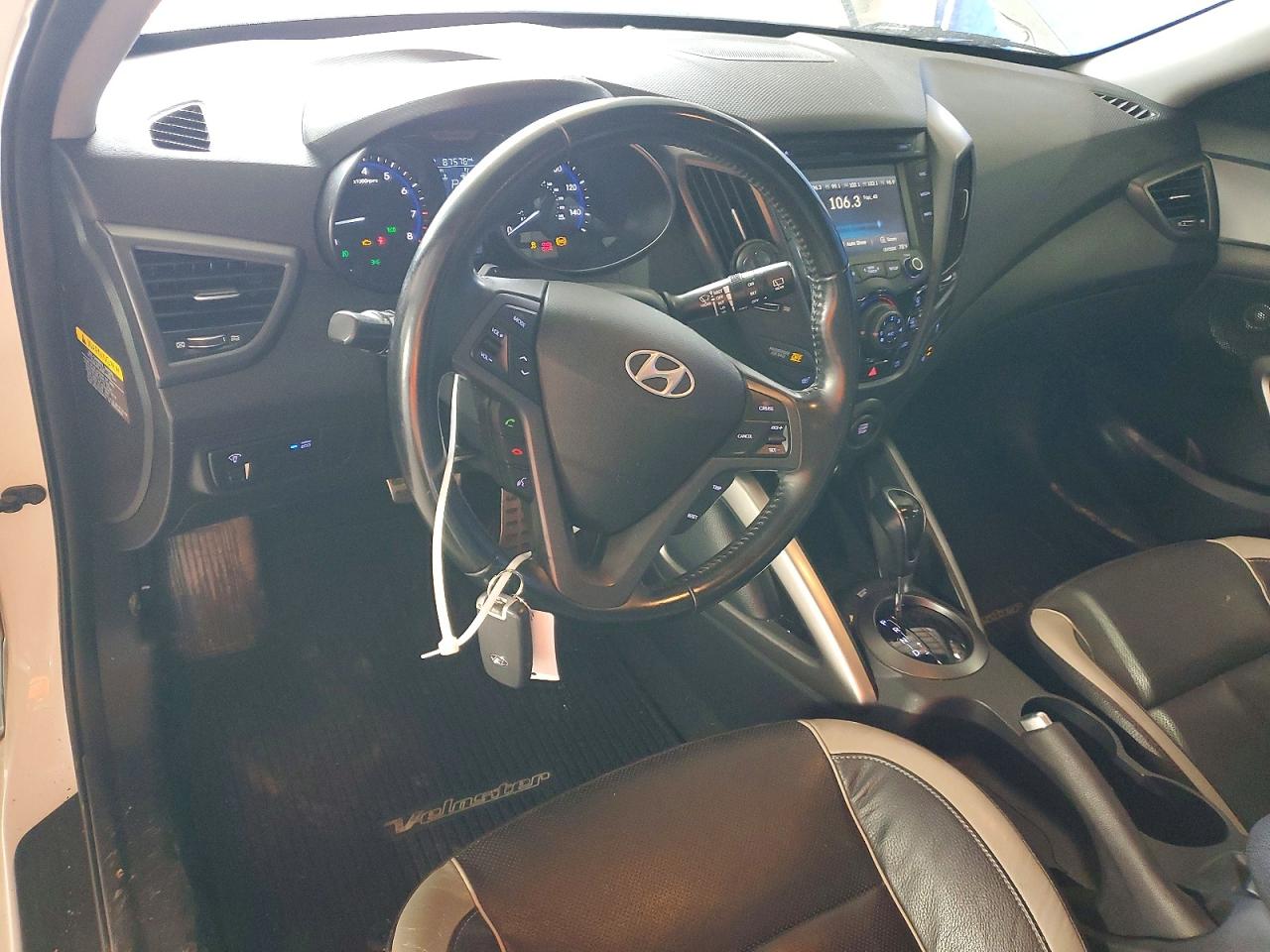 2015 HYUNDAI VELOSTER TURBO photo 15