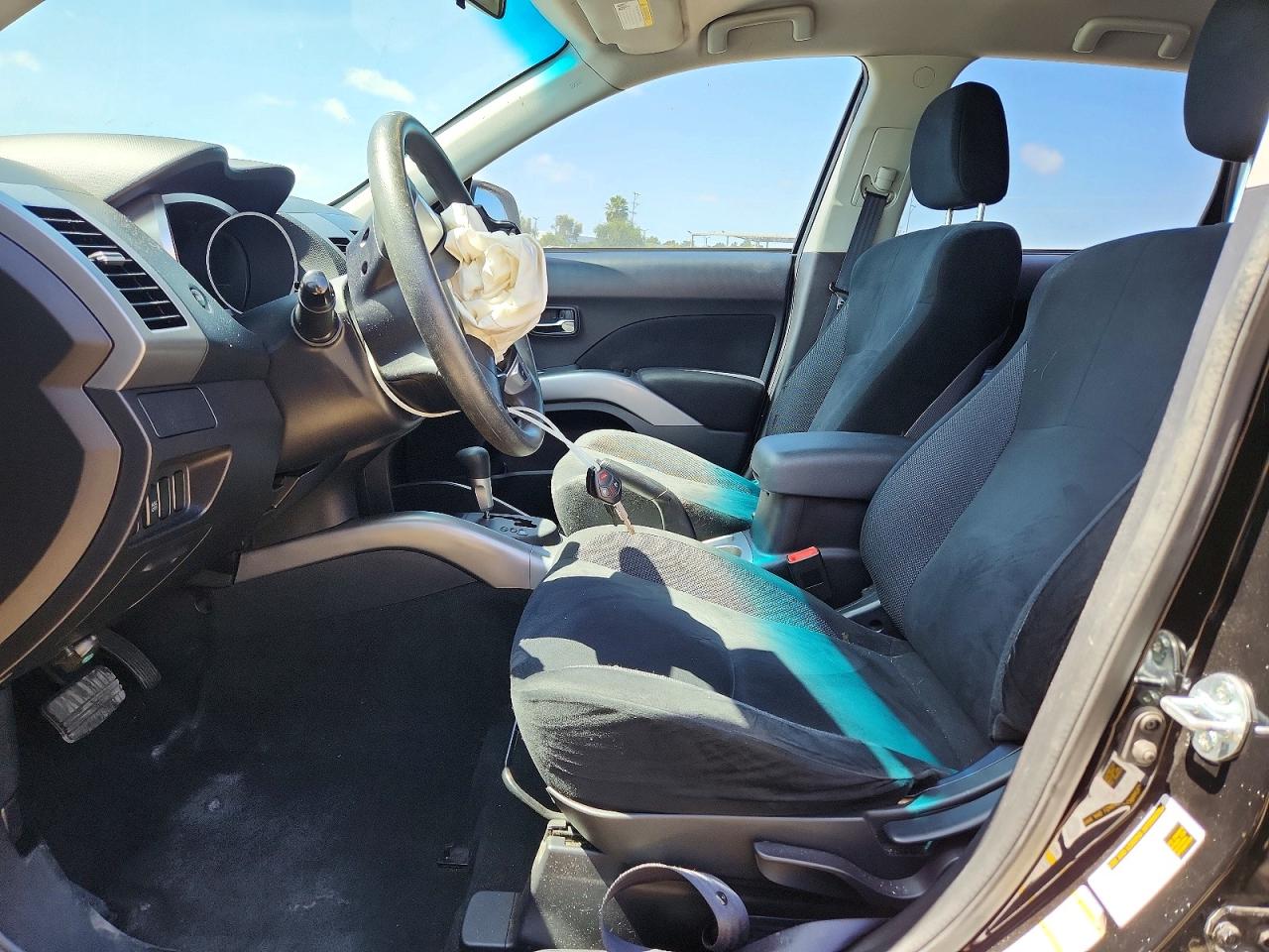 2009 MITSUBISHI OUTLANDER ES photo 13