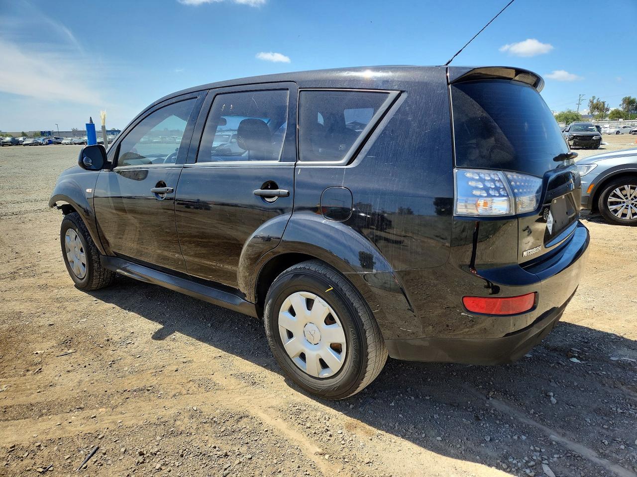 2009 MITSUBISHI OUTLANDER ES photo 3