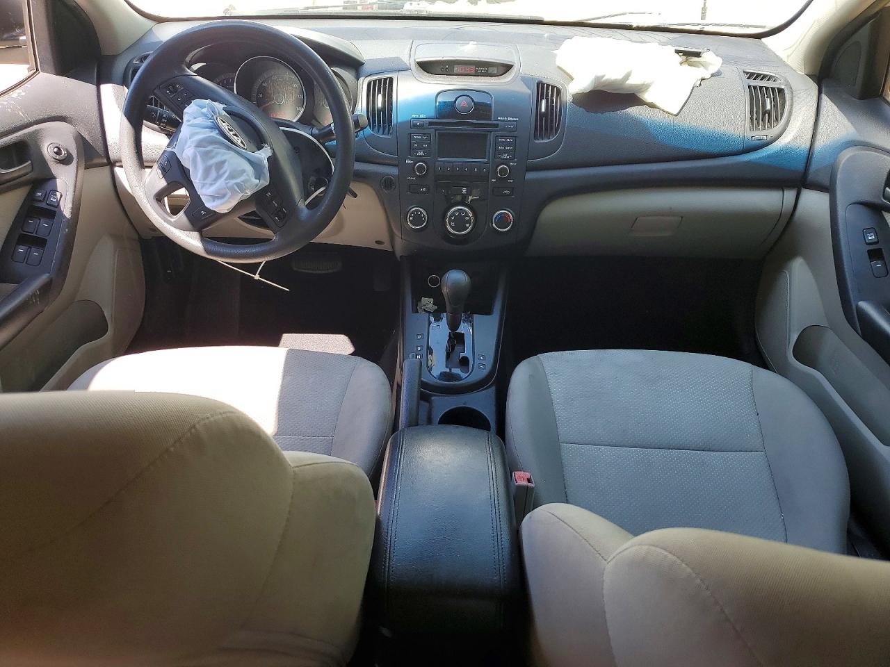 2010 KIA FORTE photo 22